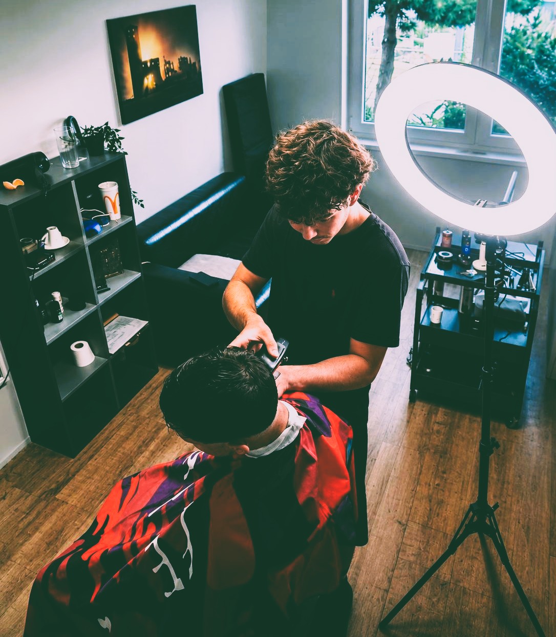 Simon Bužek – barber